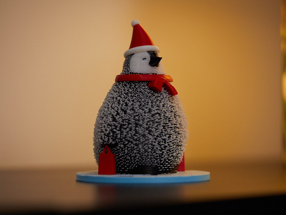 Christmas Penguin - Knocking with Gifts by PandaN